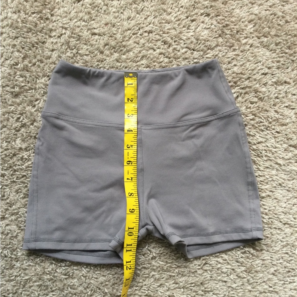 Booty Defining Shorts - Picture 3 of 12